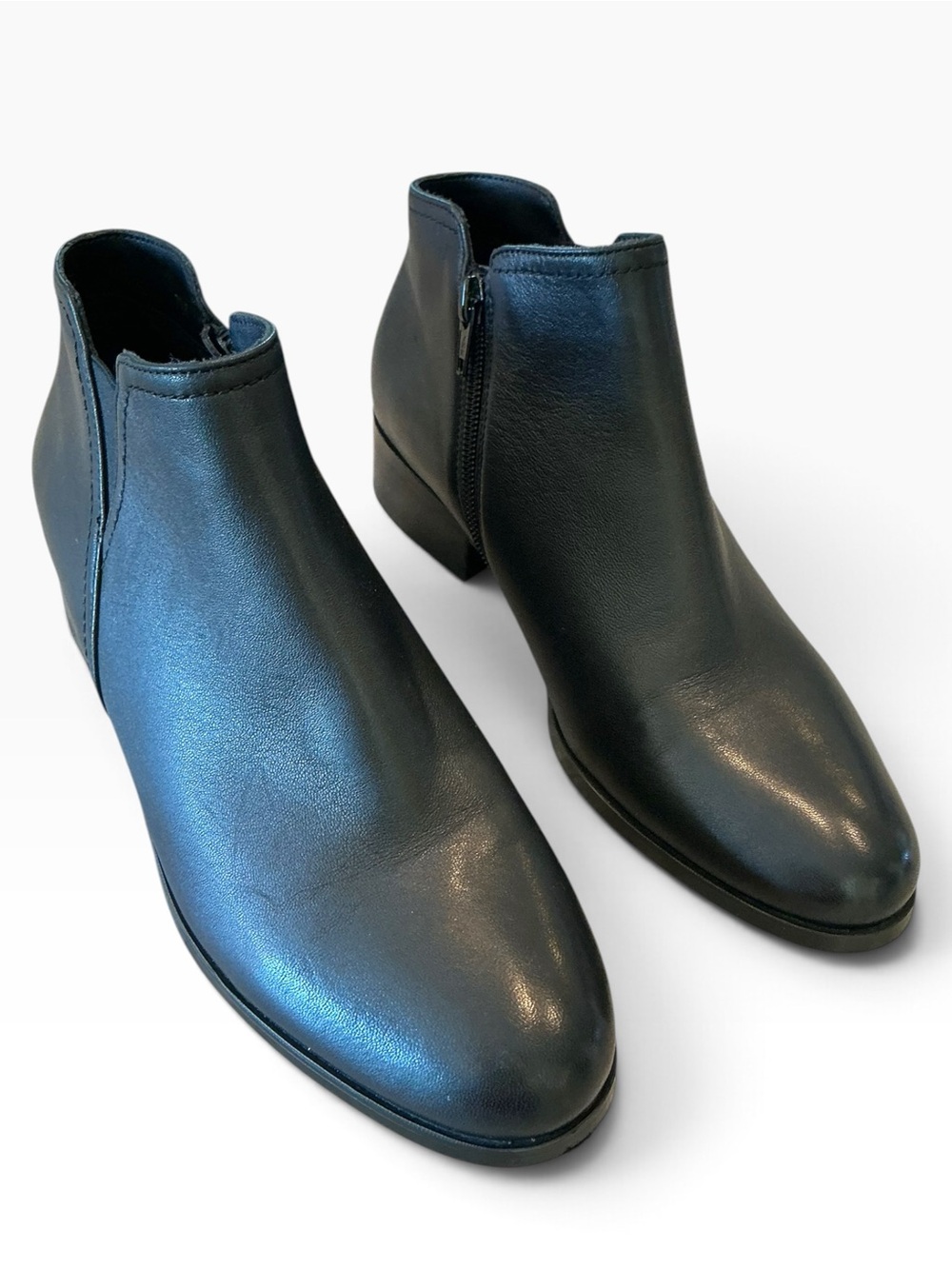 Vaneli Premium Leather Ankle Boots Booties Low Block Heel Women’s Size 7.5